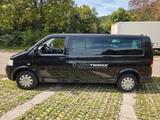 Volkswagen T5 Caravelle lang, schwarz mit Ausbau