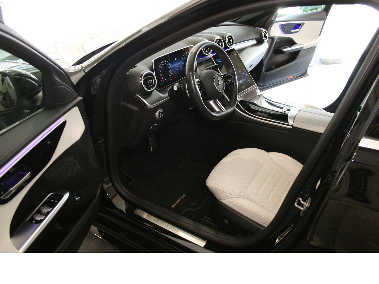 Fahrzeugabbildung Mercedes-Benz C 200 Td AMG *Totwinkel *Polster nevagrau*LED