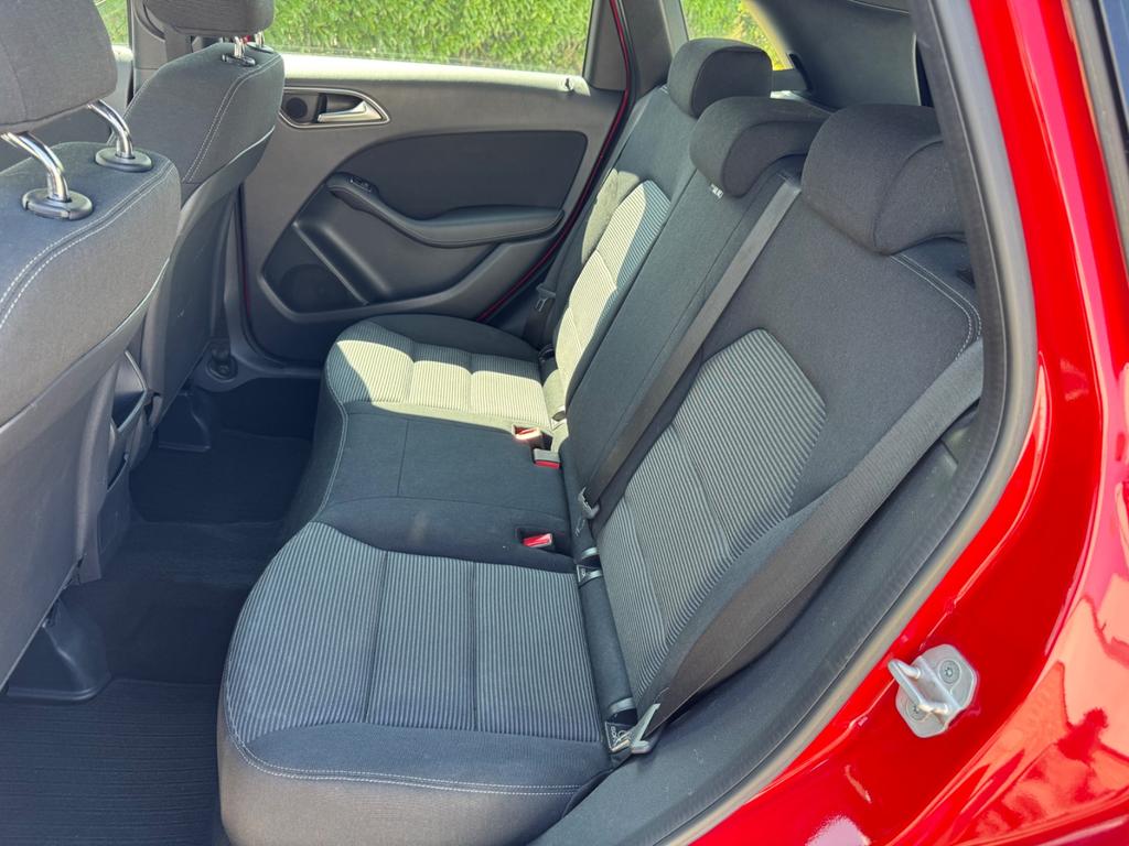 Mercedes-Benz B 200