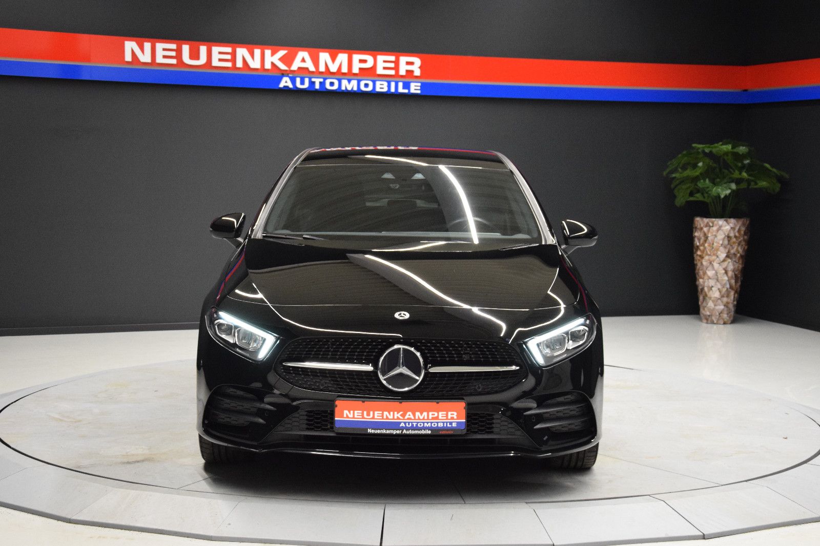 Fahrzeugabbildung Mercedes-Benz A 250 e Edition 2020 AMG Kamera LED MBUX Night