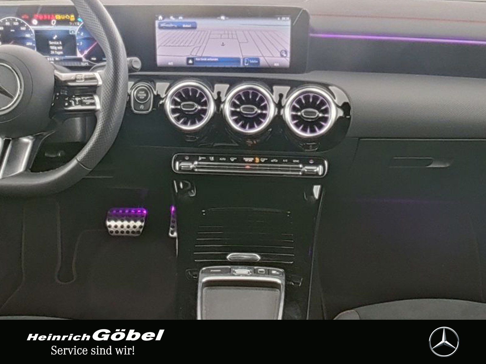 Fahrzeugabbildung Mercedes-Benz CLA 200 AMG MULTIBEAM+PANO+NIGHT+19ZOLL+CARPLAY
