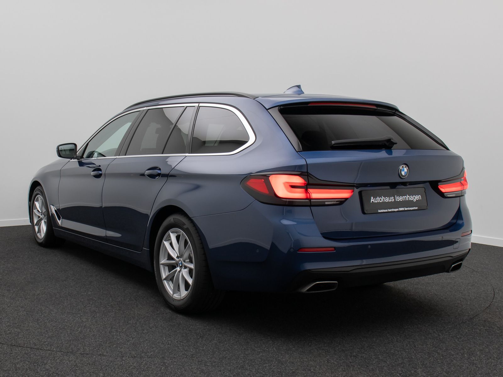 Fahrzeugabbildung BMW 530d xD HUD DAB HiFi Kamera Laser Alarm Komfort
