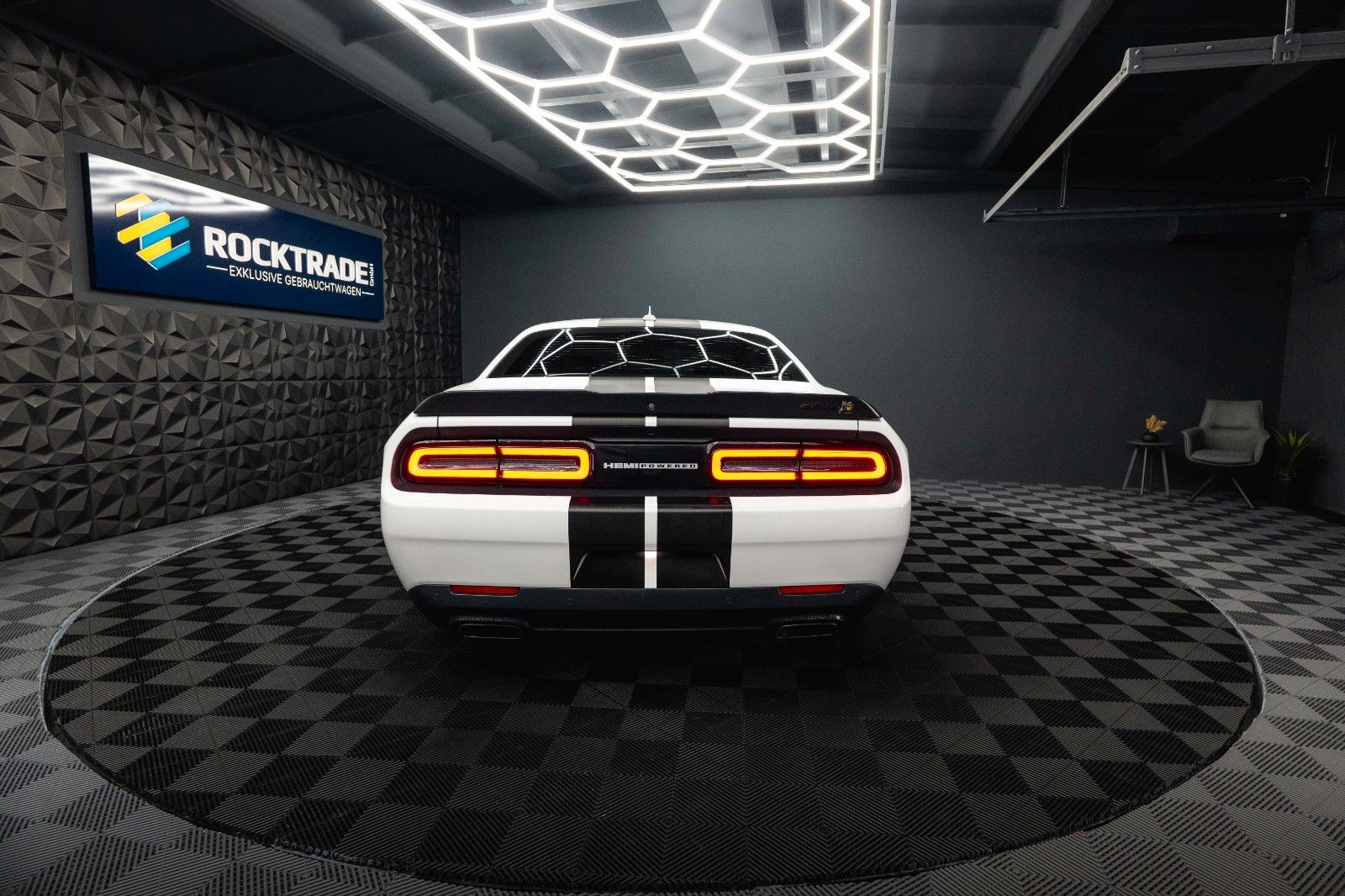 Fahrzeugabbildung Dodge Challenger 6.4 V8 SRT 392 R/T SCAT PACK Perform.