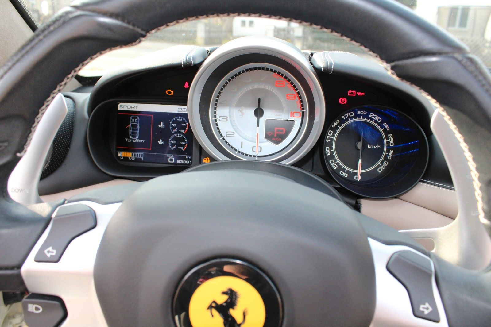 California 3.9 V8 T 4-Sitzer