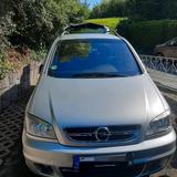 Opel Zafira - Opel Zafira aus 2003 mit Diesel-Antrieb