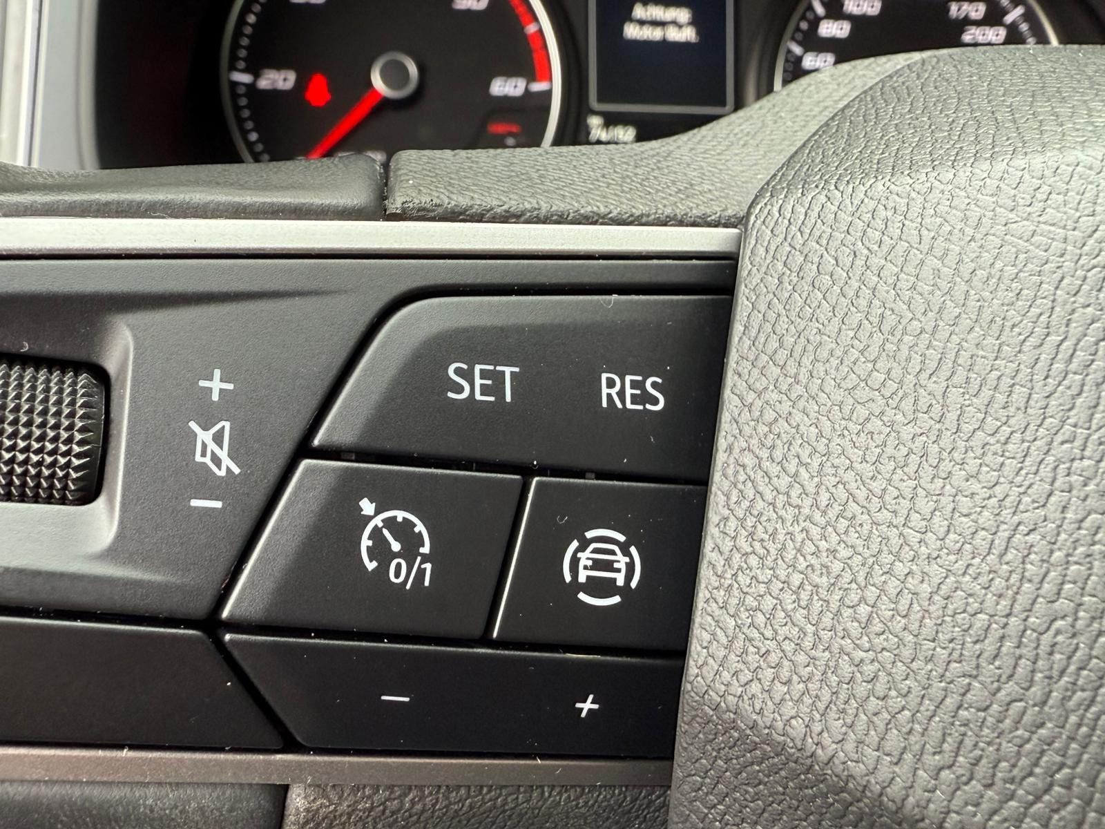 Fahrzeugabbildung SEAT Ateca 2.0 TDI Style LED+NAVI+AHK+AMBI+DAB+TEMPO+