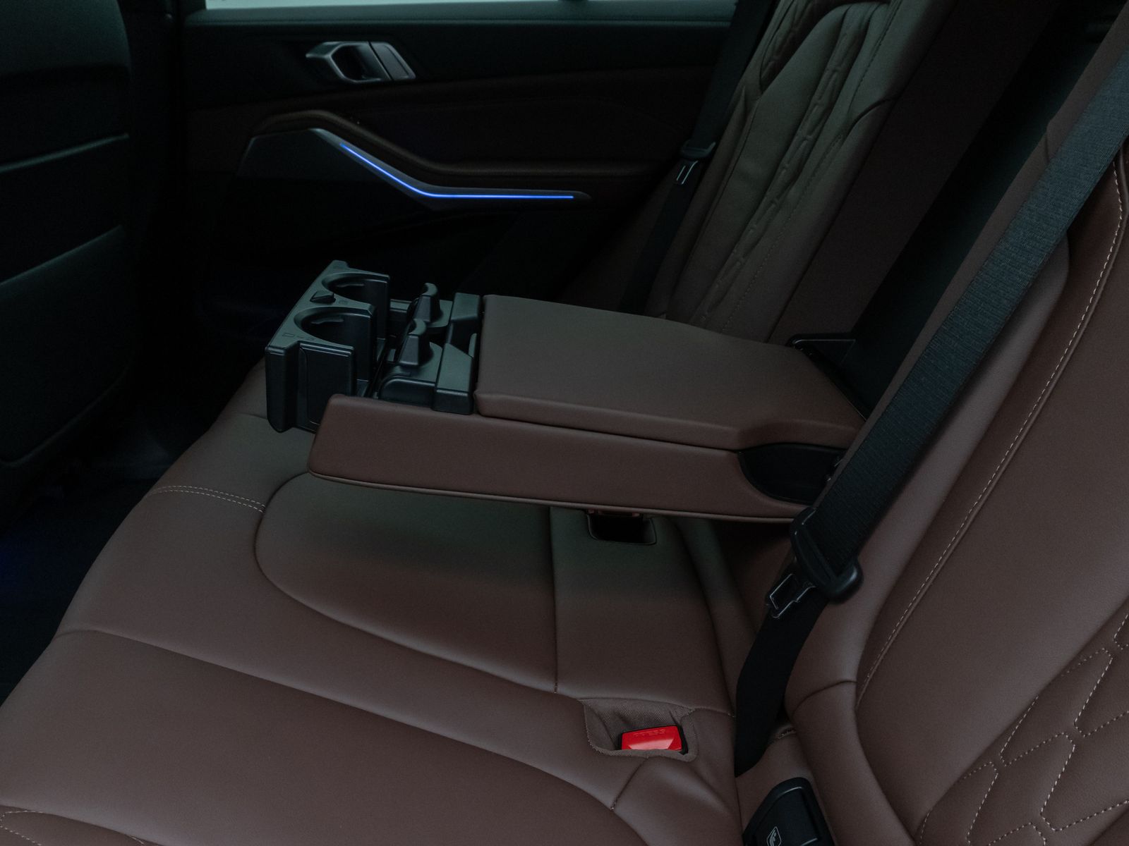 Fahrzeugabbildung BMW X5 xD40d M Sport 360° Laser HUD DAB Individual