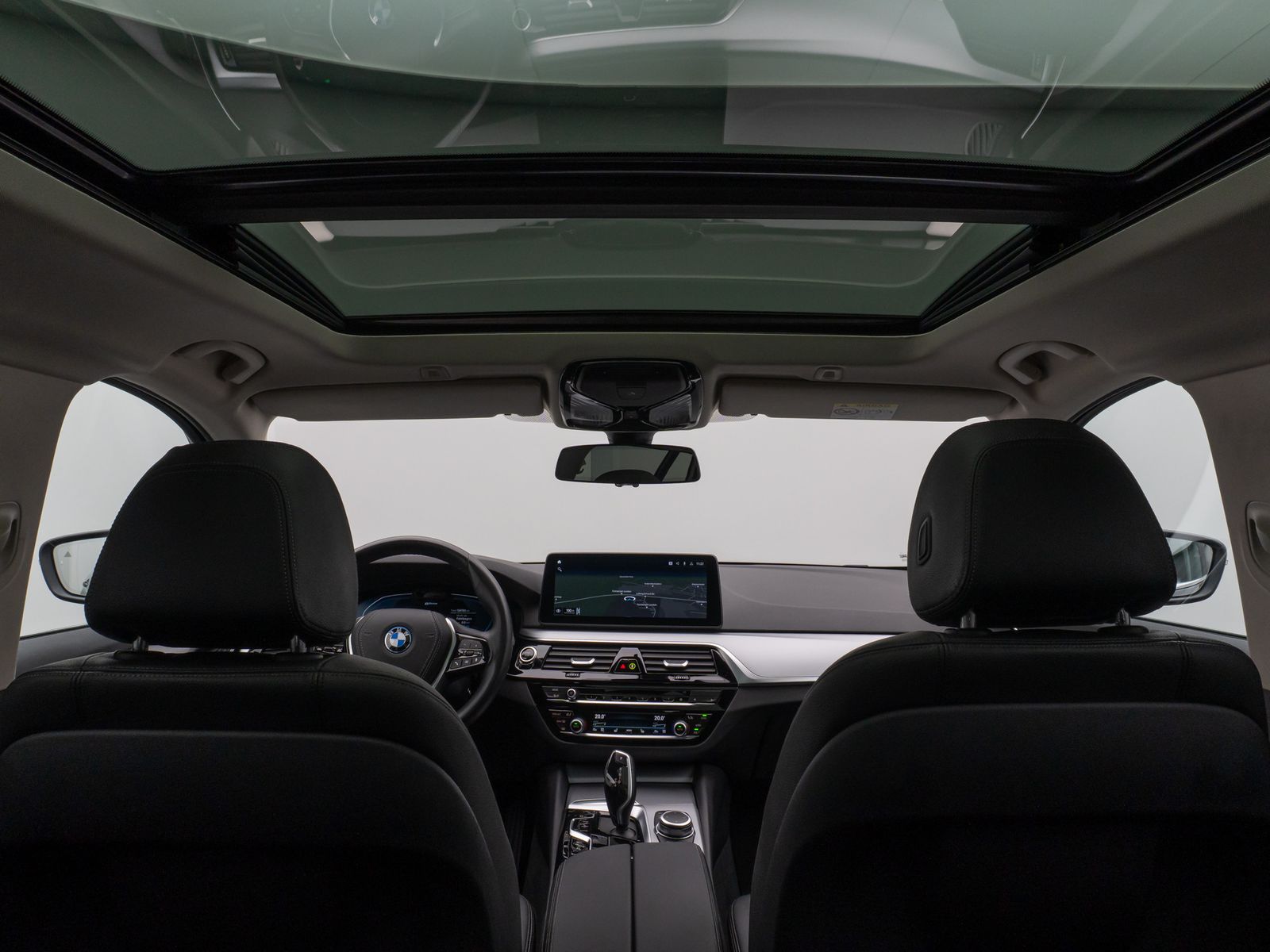 Fahrzeugabbildung BMW 530e Panorama 360°DAB H/K ACC AHK Alarm Leder