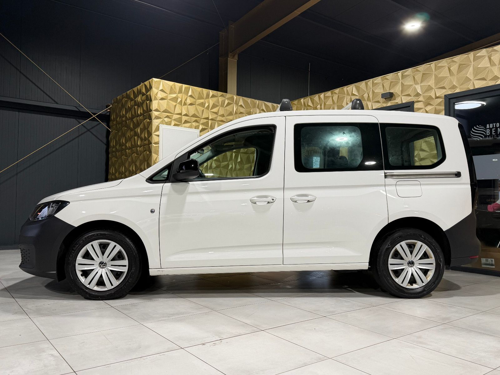 Fahrzeugabbildung Volkswagen Caddy /5-SITZER/BLUETOOTH/AUTO-HOLD/ACC