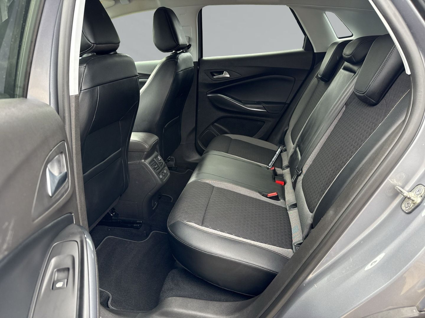 Fahrzeugabbildung Opel Grandland INNOVATION 1.2 Turbo X+ Navi+LED+Dyn.