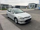 Hyundai i30 cw FIFA WM Edition Klimaanlage - Hyundai i30 aus 2011 mit Benzin-Antrieb: Kombi