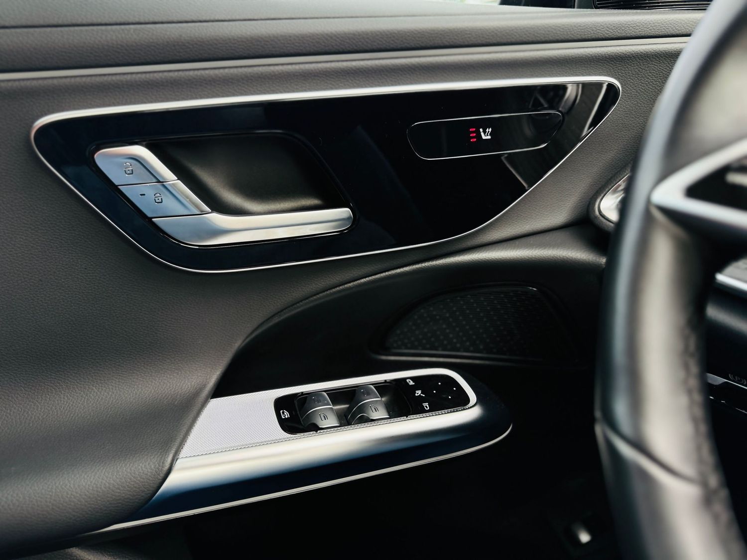 Fahrzeugabbildung Mercedes-Benz E 220 T d AVANTGARDE Advanced, AHK schw., Winter