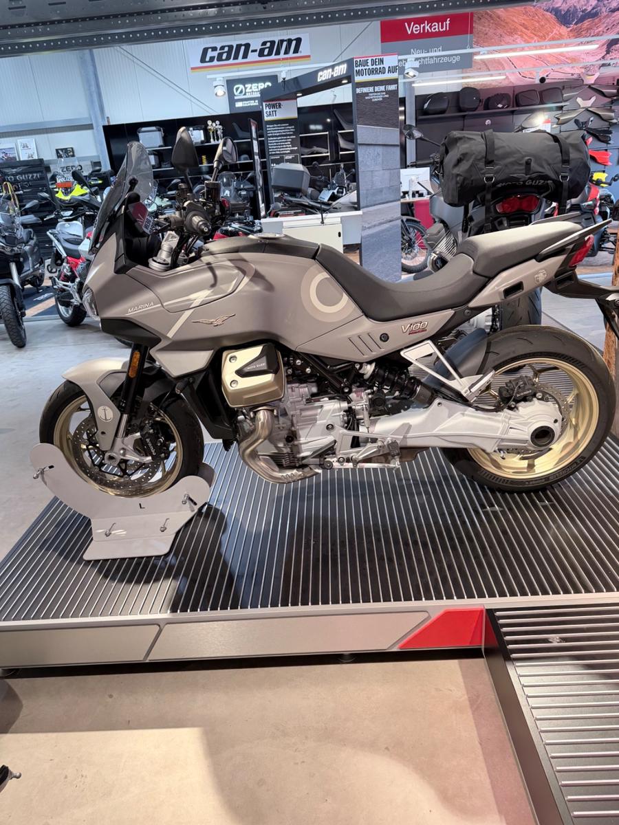 Moto Guzzi V100 Mandello Aviazione Navale