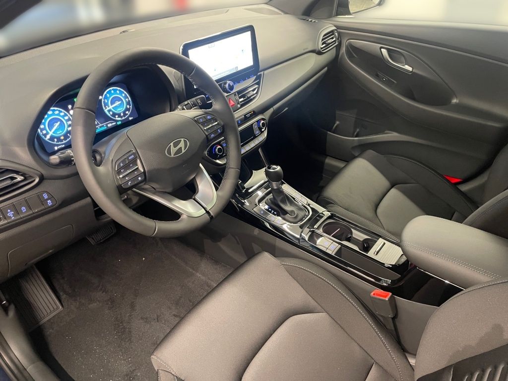Fahrzeugabbildung Hyundai i30 Kombi 1.5 T-GDI 7-DCT Advantage AUT DynLicht