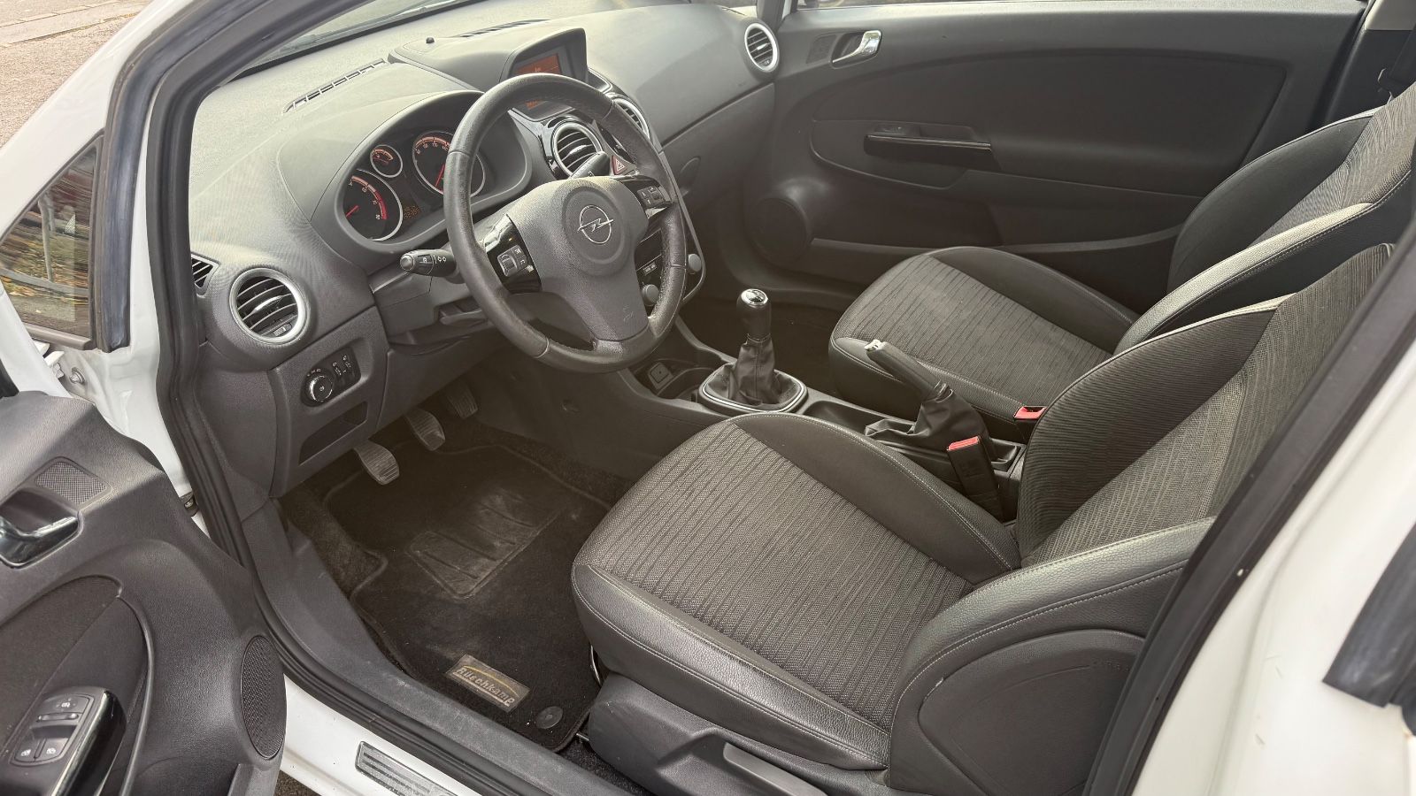 Fahrzeugabbildung Opel Corsa D Energy TÜV NEU