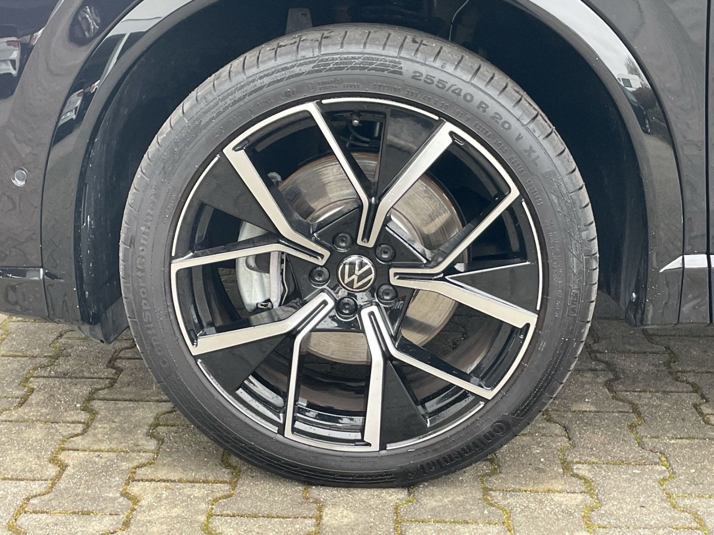 Tiguan 2.0 TDI R-Line 4Motion AHK/Pano/360°Kamer