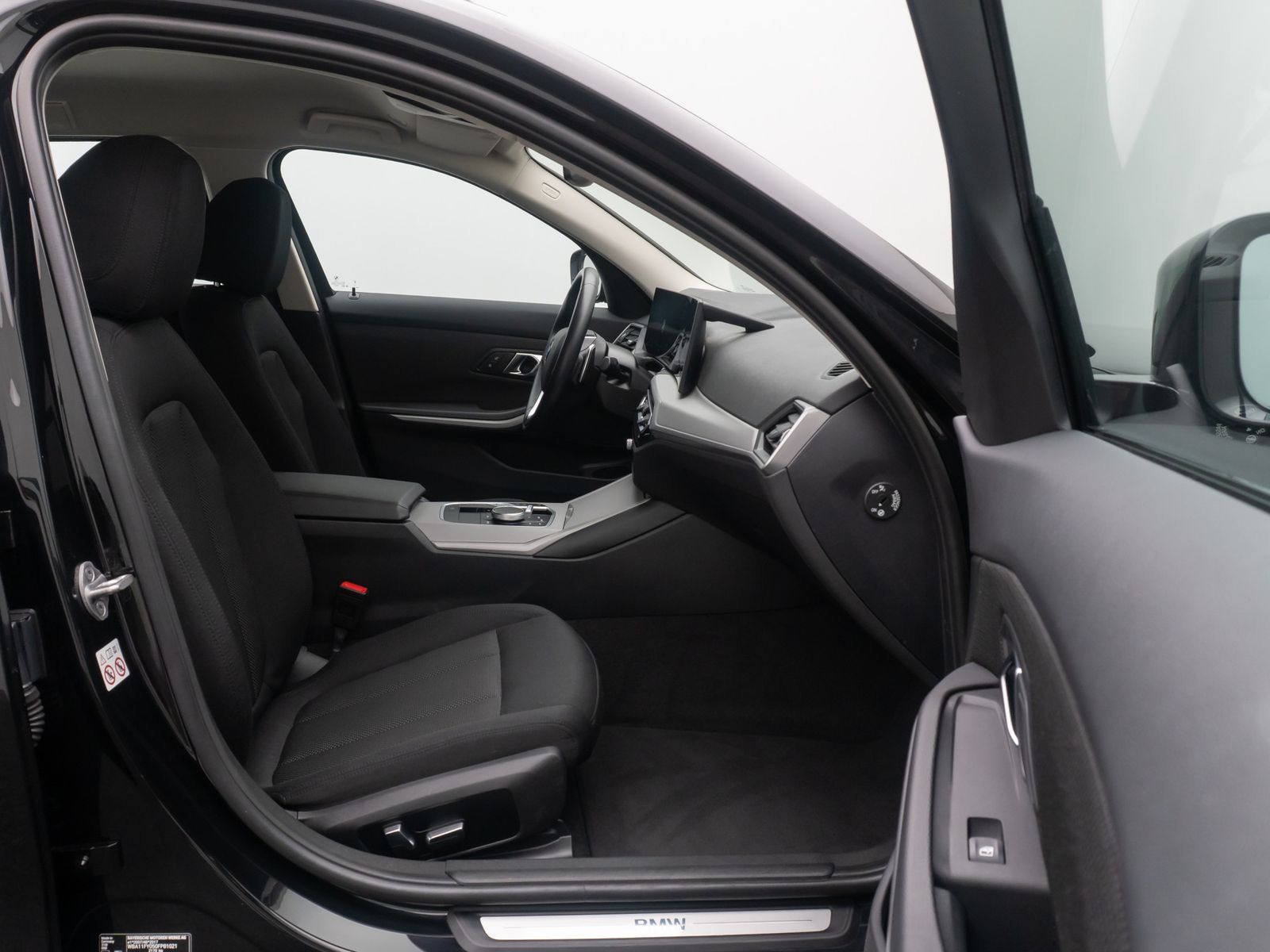 Fahrzeugabbildung BMW 318i Widscreen DAB Memory PDC GeschwindigReg