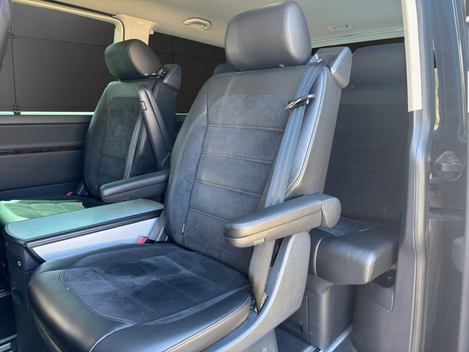 Fahrzeugabbildung Volkswagen T6  Bus Multivan Highline Vollaustattung