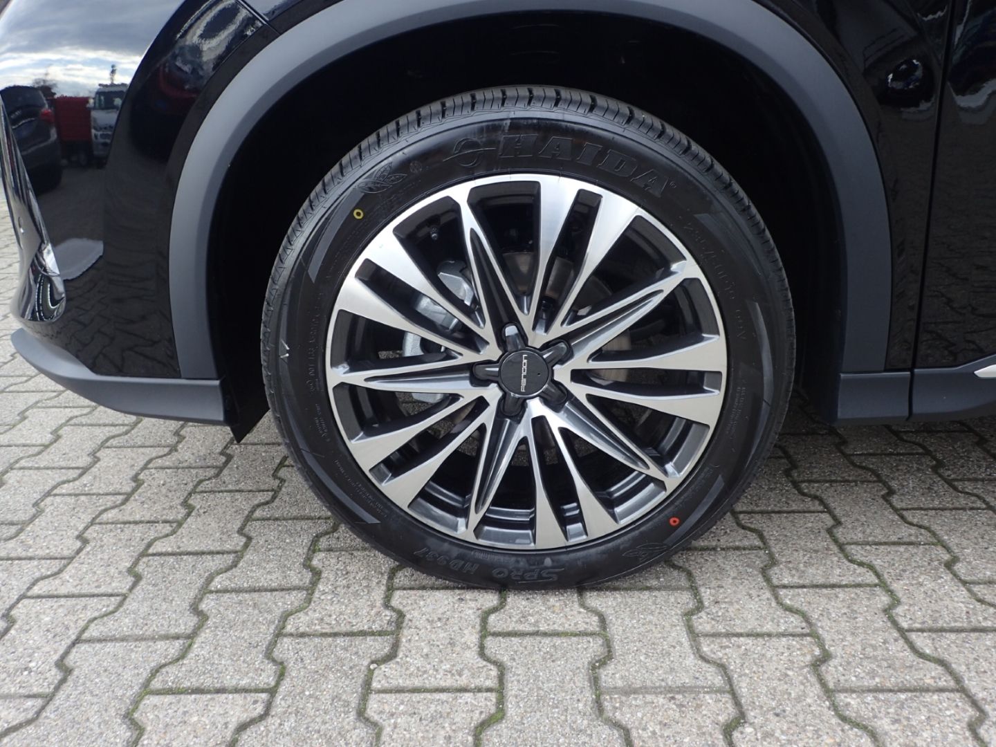Fahrzeugabbildung DFSK Fengon 600 Premium El. Panodach digitales Cockpi