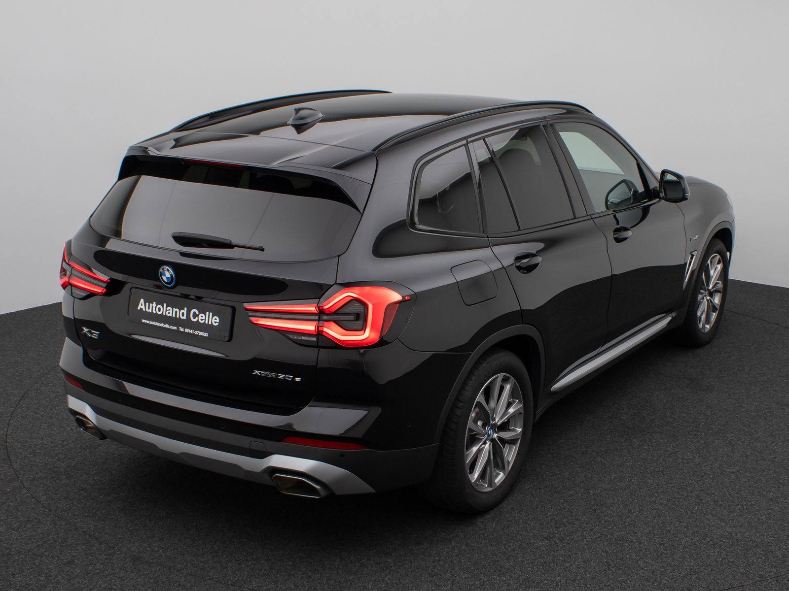 Fahrzeugabbildung BMW X3 xD30e Kamera HUD DAB HiFi AHK Sport 19Zoll