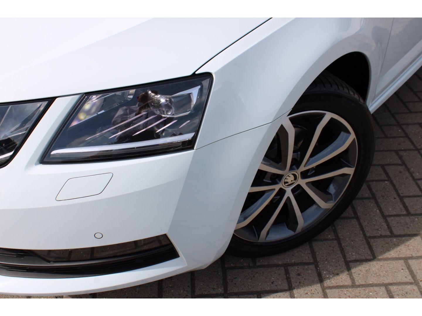 SKODA Octavia Soleil 2.0 TDI Combi LED GRA RFK SHzg AH - Image 27