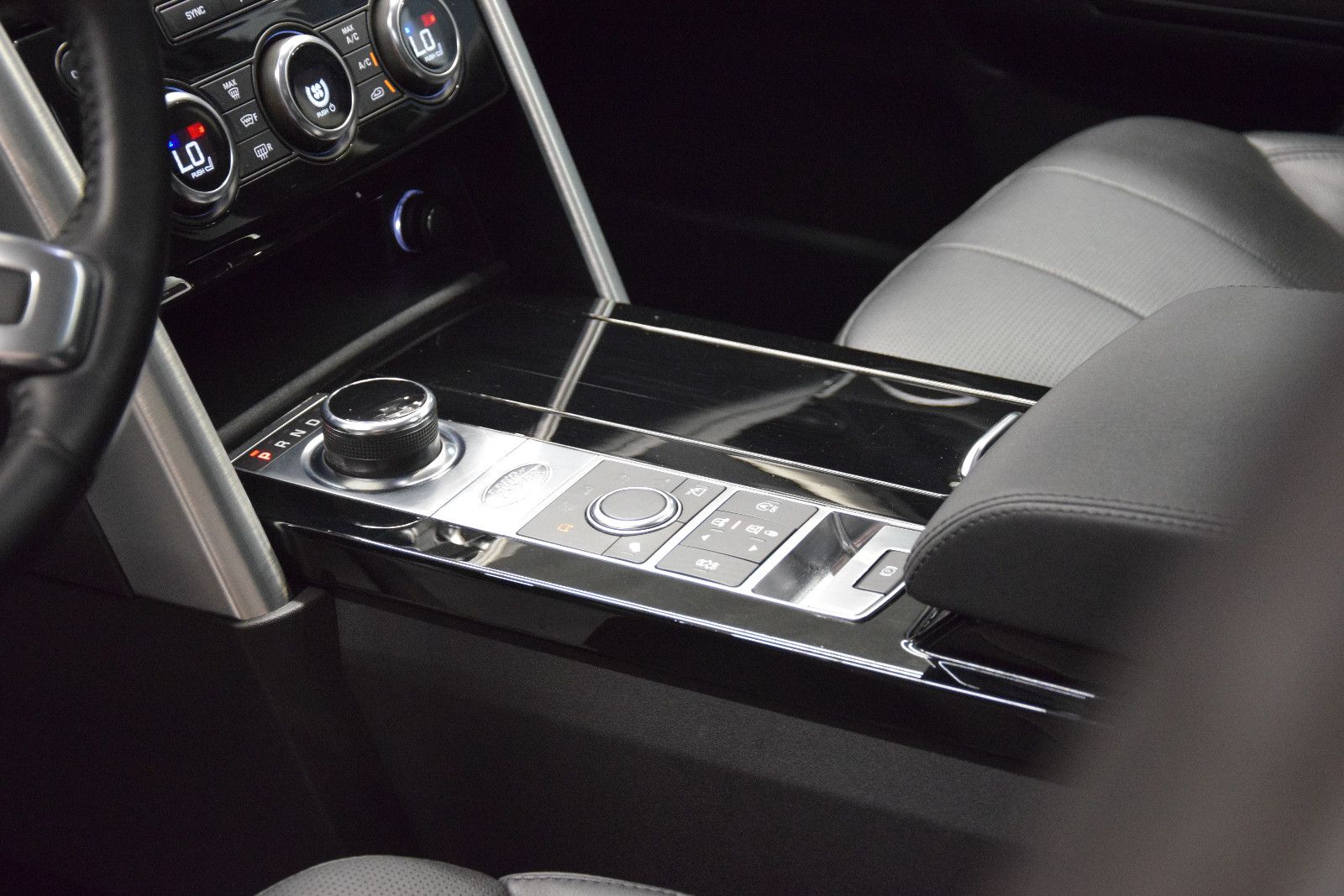 Fahrzeugabbildung Land Rover Discovery 5 HSE SDV6 Pano 7. Sitze Meridian 360°