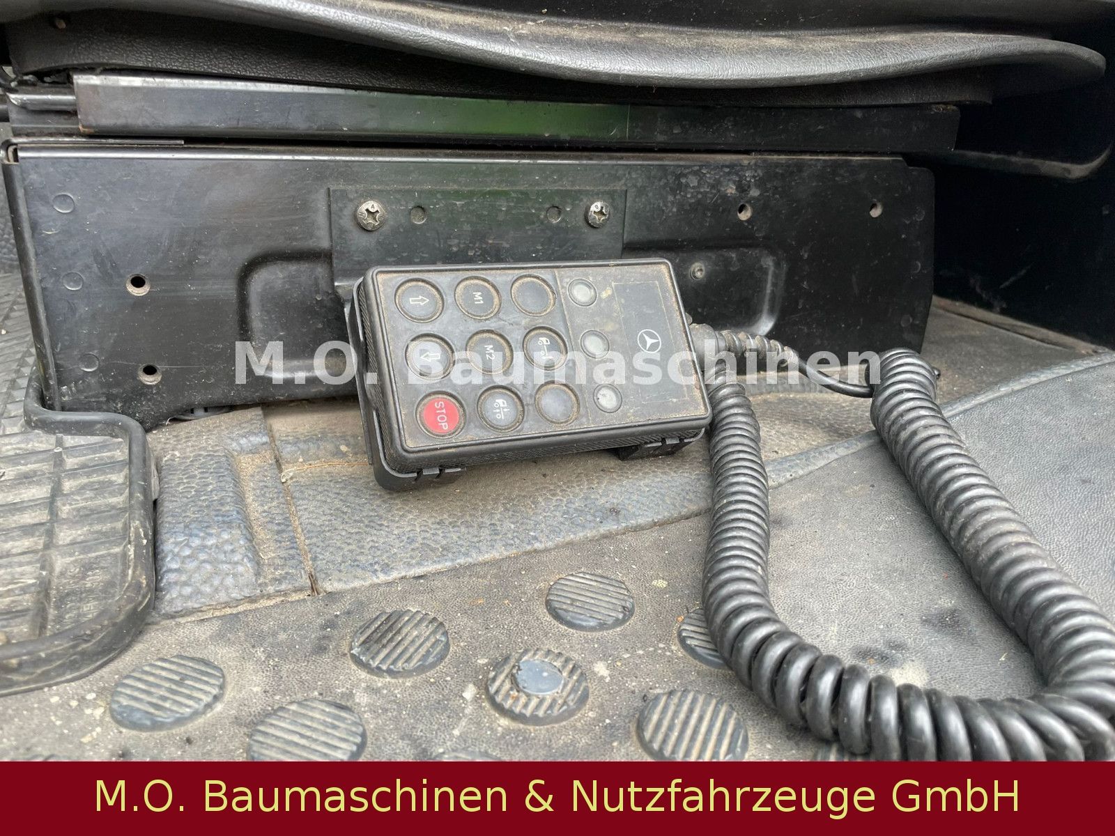 Fahrzeugabbildung Mercedes-Benz Actros 2640 / 6-Zyl. / 3-Achser  / Saugwagen