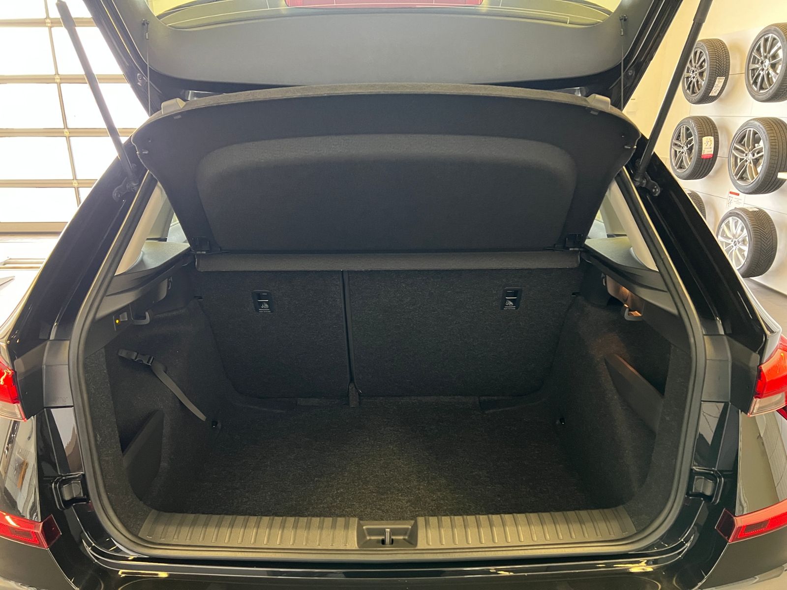 Fahrzeugabbildung SKODA Kamiq Selection 1.0 TSI DSG *AHK, LED, Komfortpa