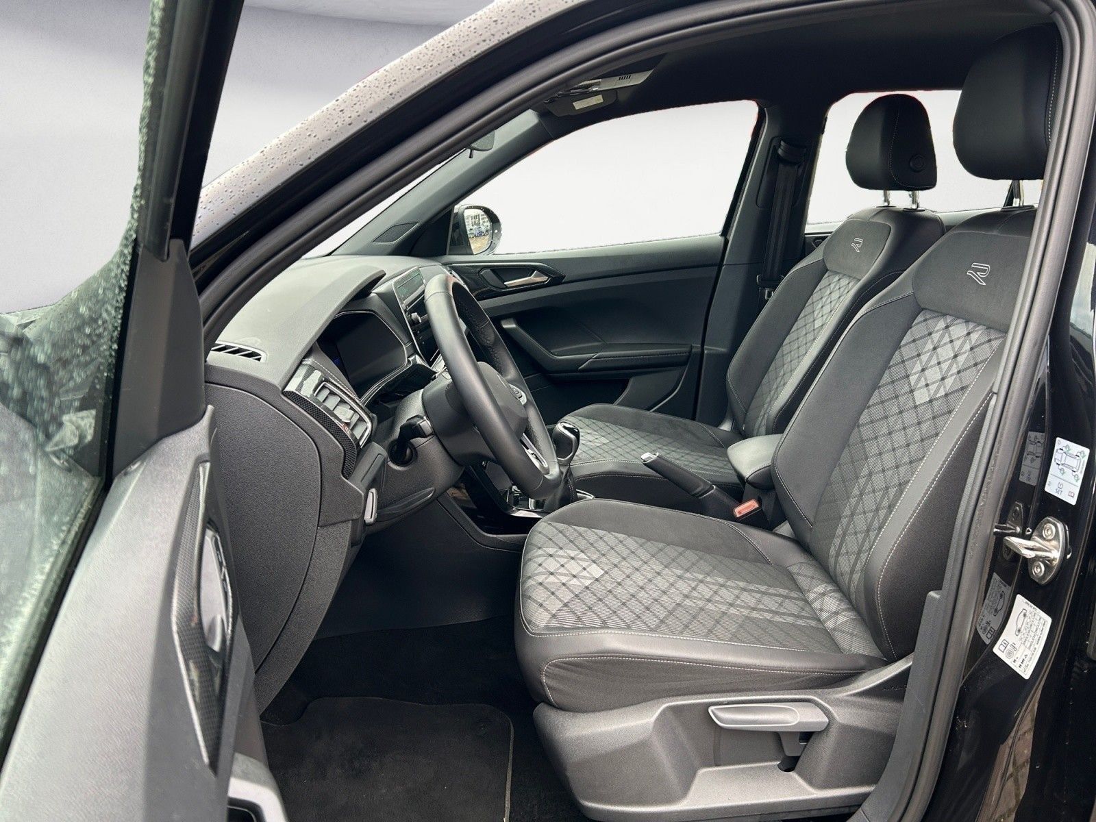Volkswagen T-Cross - Bild 8