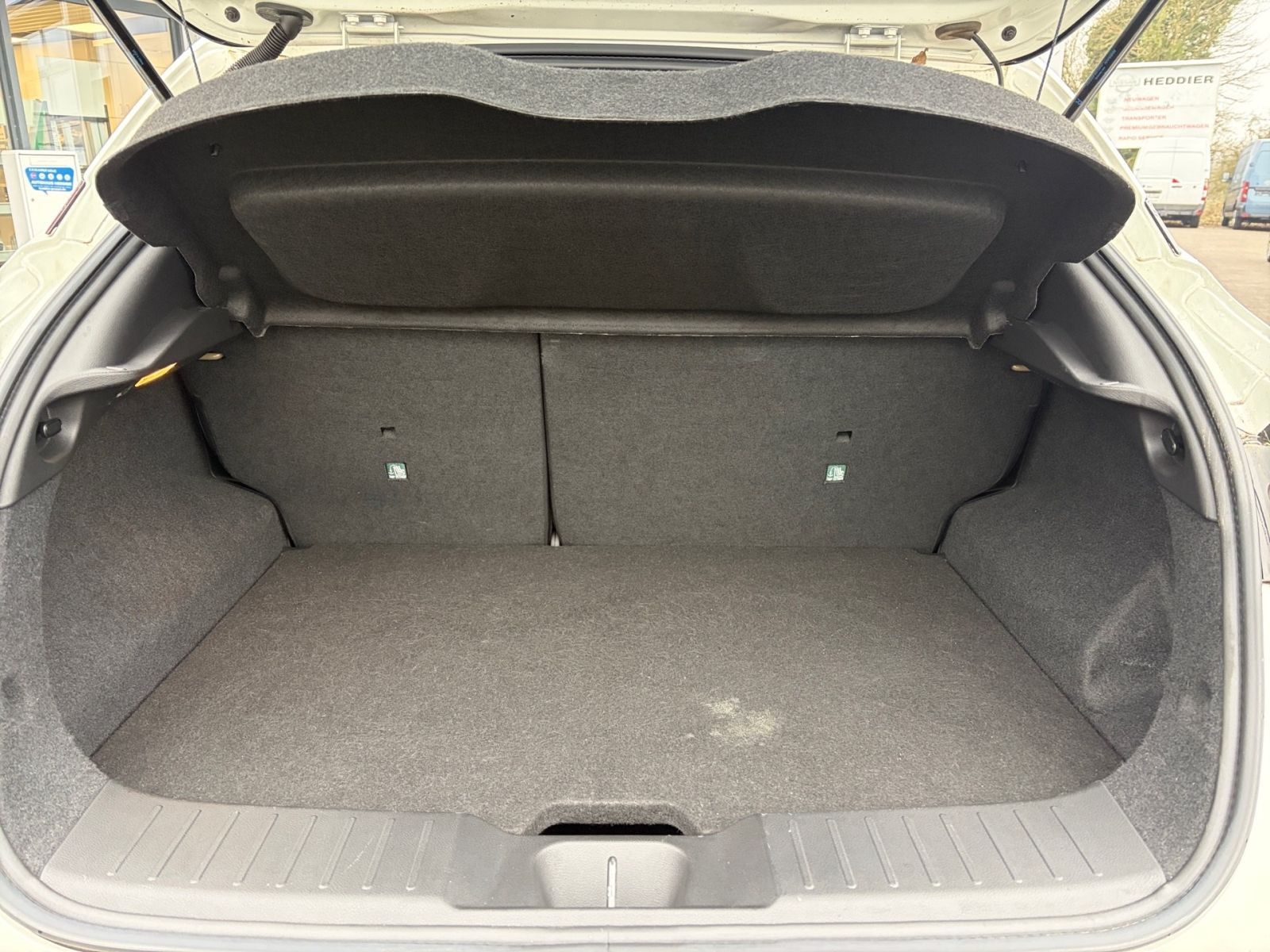 Fahrzeugabbildung Nissan Juke 1.6 Hybrid N-Connecta Hybrid