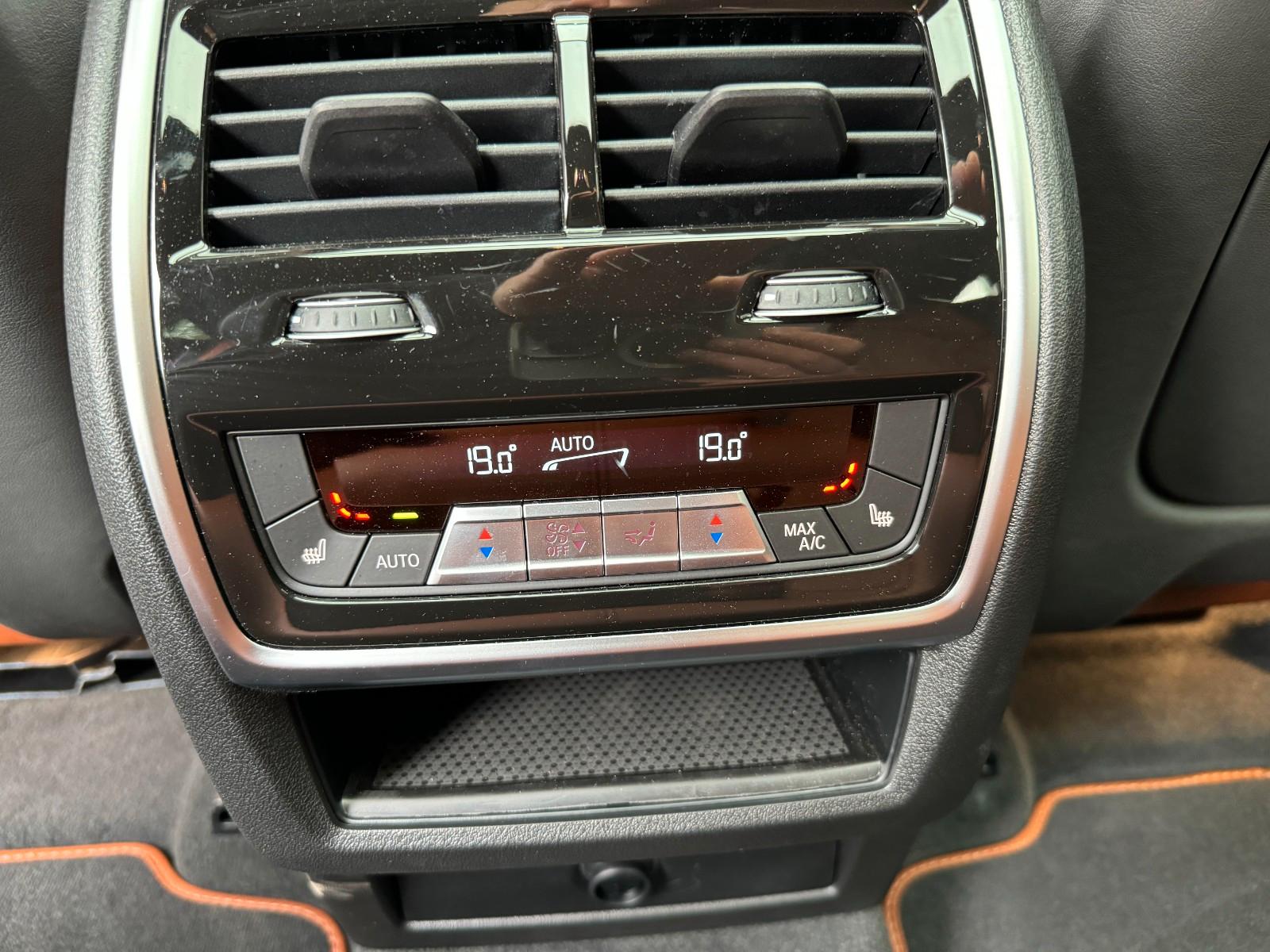 BMW X6 M60 i xDrive /M Sitze/Integral/Pan/NP150.000€