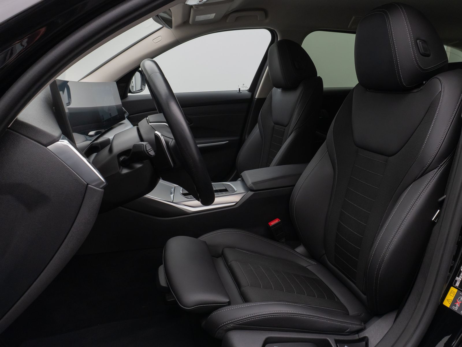 Fahrzeugabbildung BMW 320e Kamera HUD DAB H/K AHK Stop&Go Sport LED