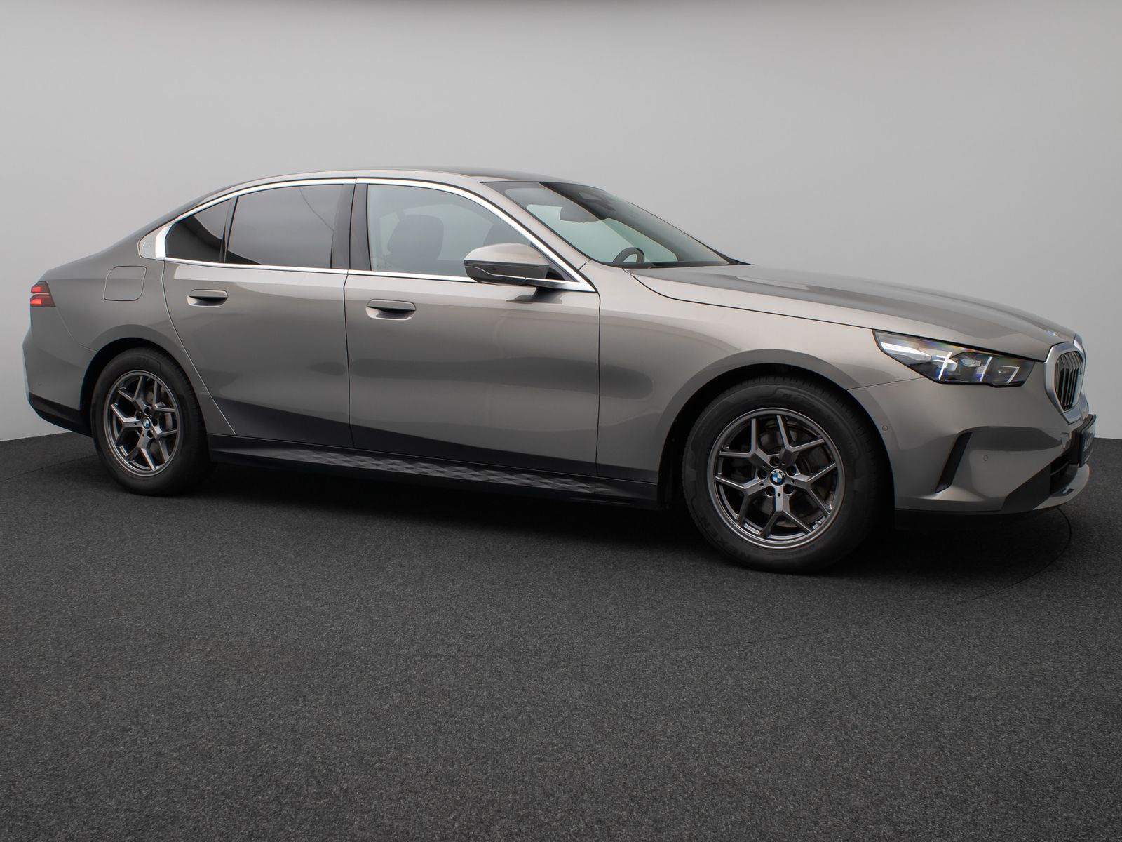 Fahrzeugabbildung BMW 520d Kamera DAB Leder Alarm Sport DigKey 18Zoll