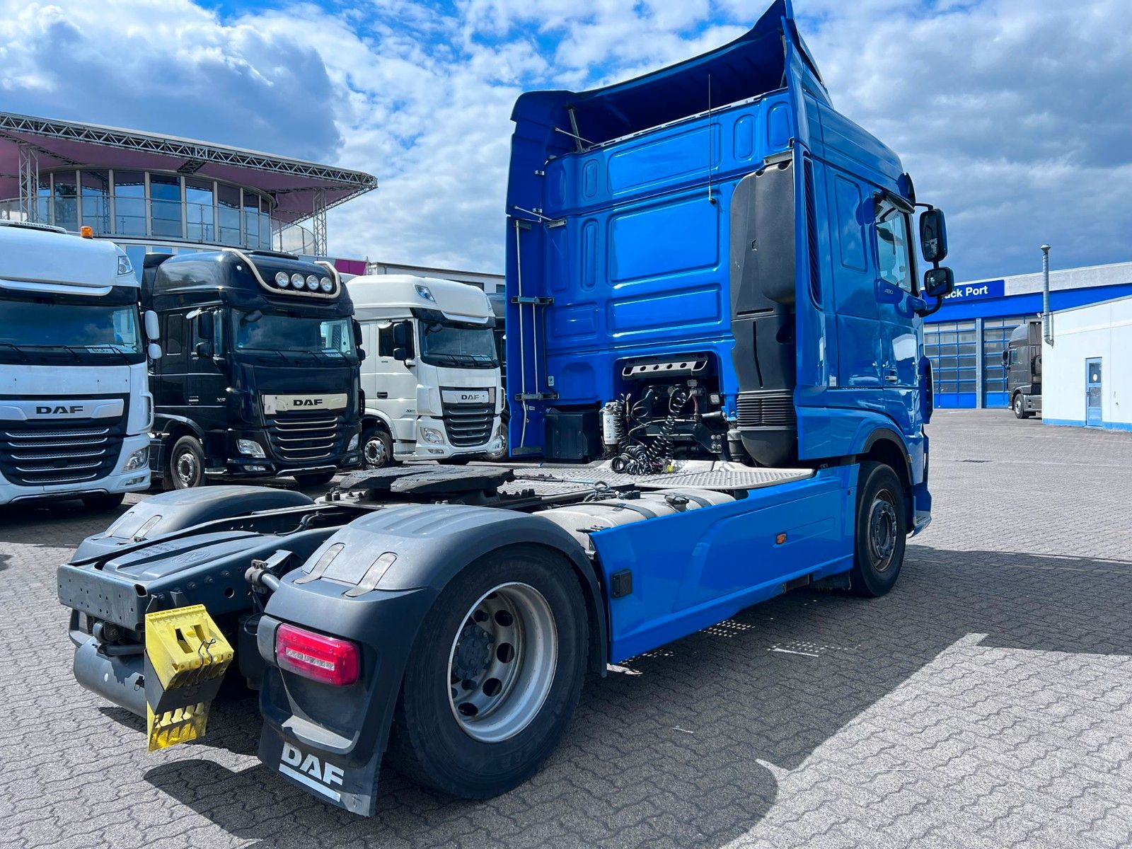 Fahrzeugabbildung DAF XF 480 FT, SC, Intarder