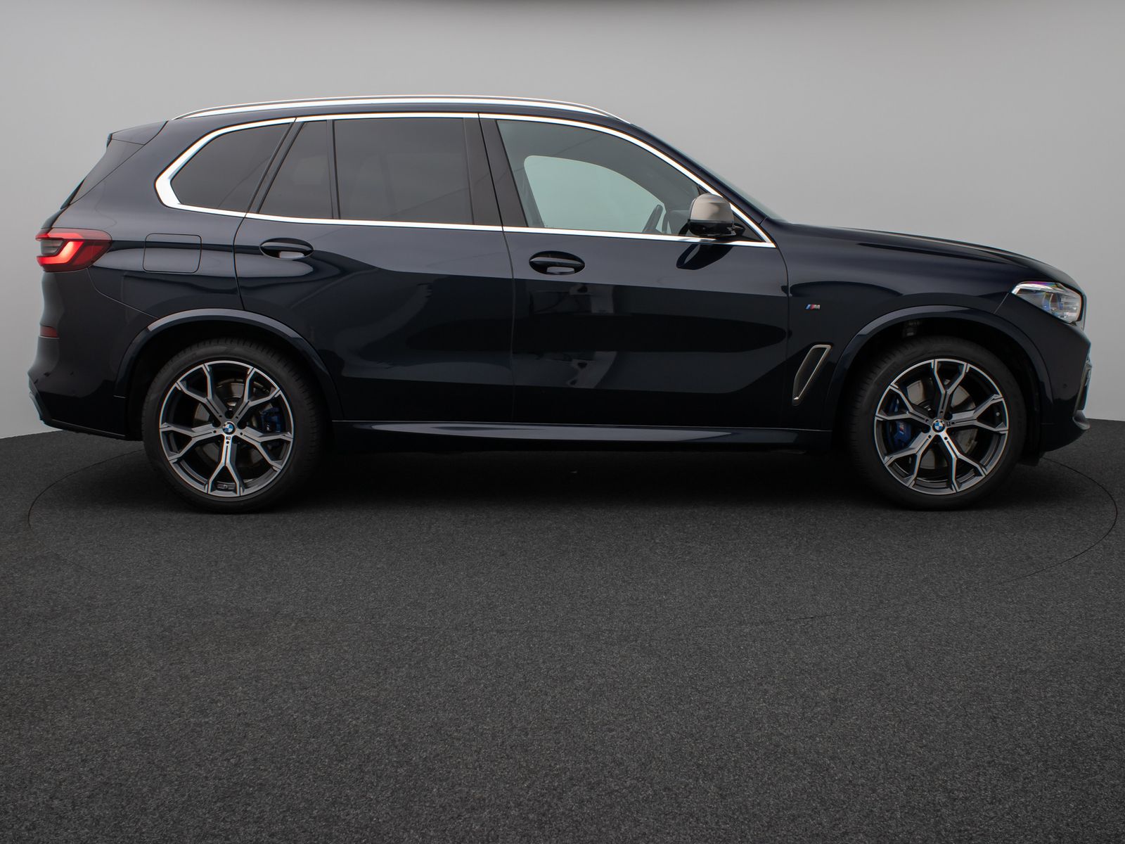 Fahrzeugabbildung BMW X5 M50i Panorama 360° Laser HUD DAB HiFi SoftCL