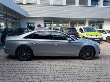 Audi A8 - 1