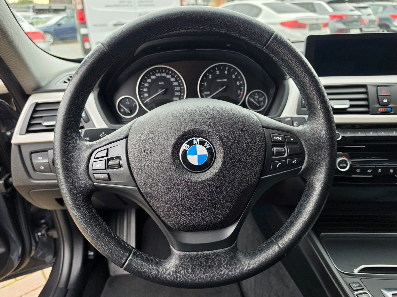 Fahrzeugbild 13