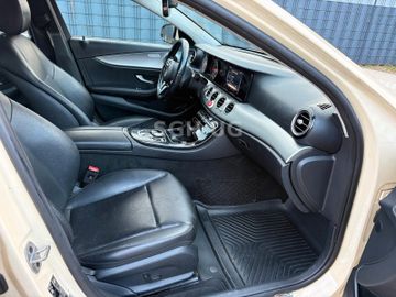 Mercedes E 200 - 4