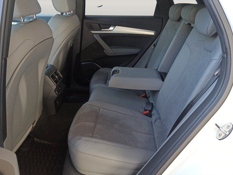 Fahrzeugabbildung Audi Q5 2.0 40 TDI quattro sport S-Tronic S-line