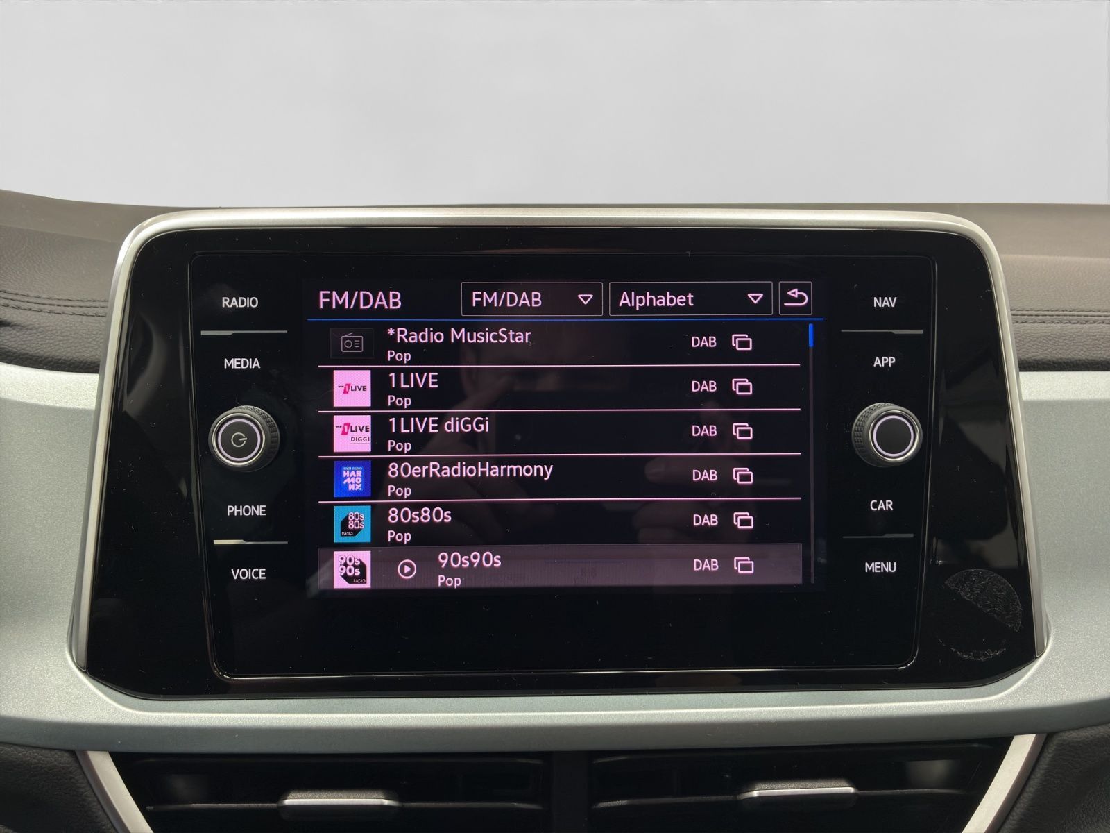 Volkswagen T-Roc - Bild 14