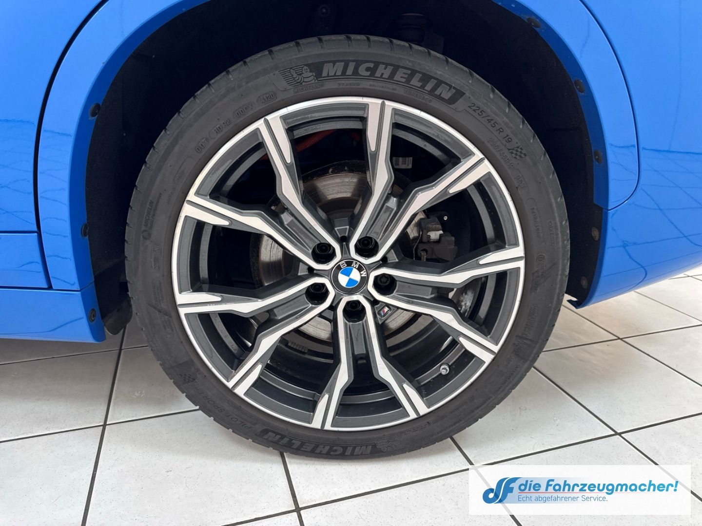 Fahrzeugabbildung BMW X1 xDrive 25 e M Sport M Sport Sportpaket HUD AH