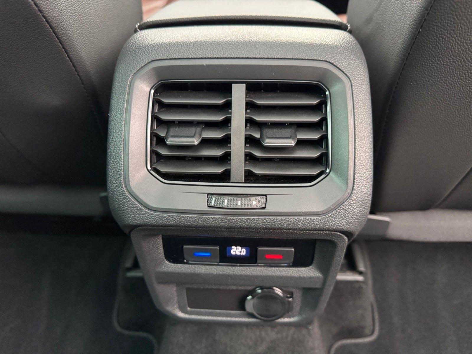 Fahrzeugabbildung Volkswagen Tiguan Elegance 4Motion 2.0 TDI