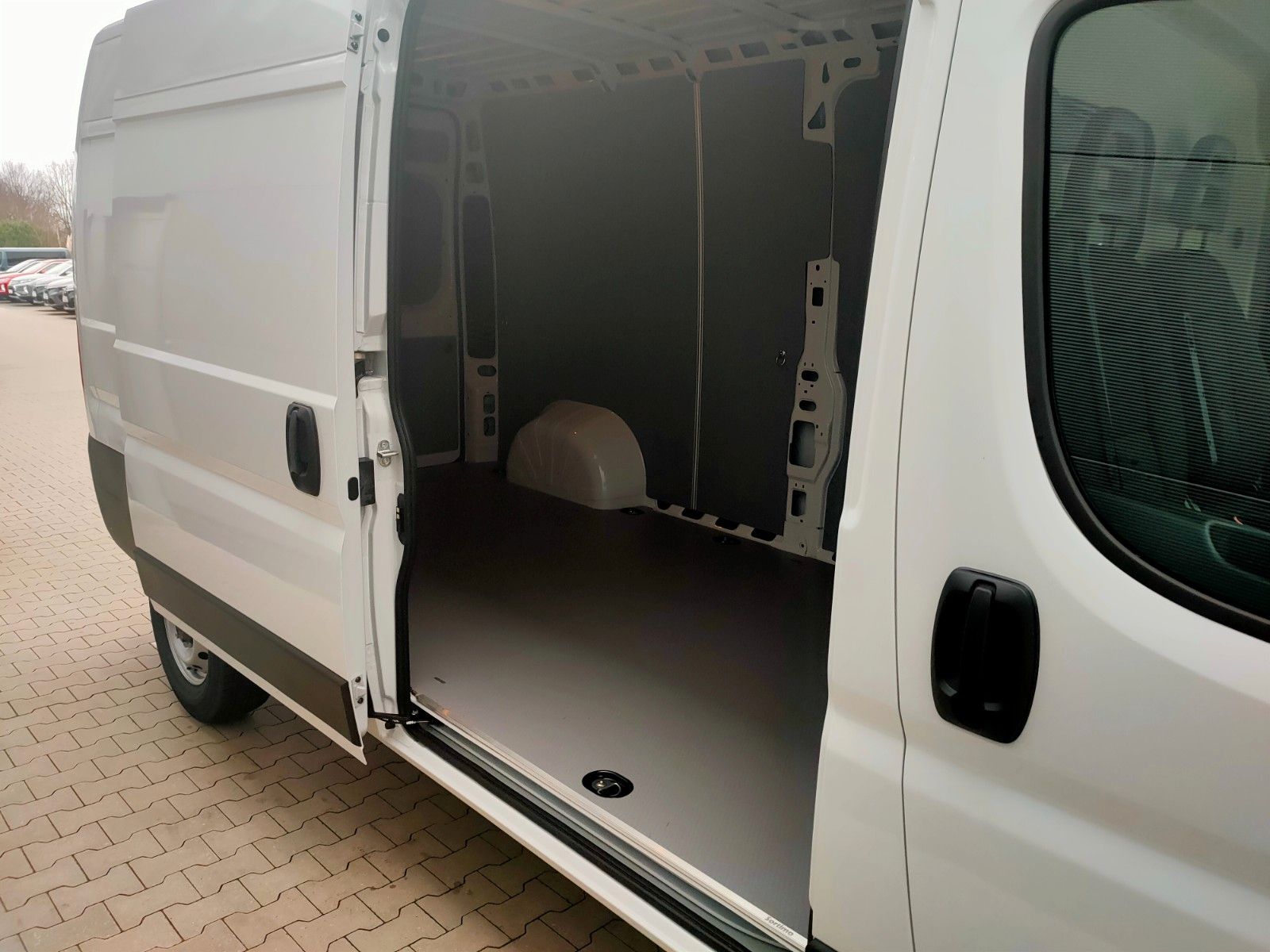 Fahrzeugabbildung Fiat Ducato Maxi Serie 9 L4H2 35 140 MJT AT