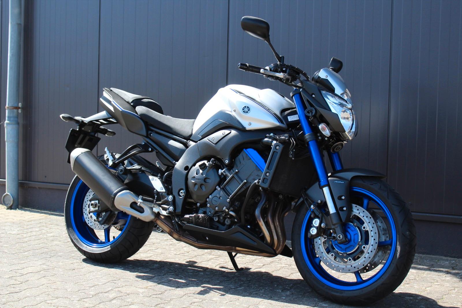 Yamaha FZ 8 ABS / RN 25 / Garantie / nur 13tkm / 1.Hand