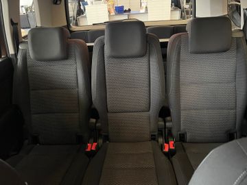 MYAUTOCENTER – Gebraucht- und Jahreswagen mit Werkstattservice in Pfaffenhofen Volkswagen Touran Comfortline BMTStart-Stopp *7-Sitzer*TÜV