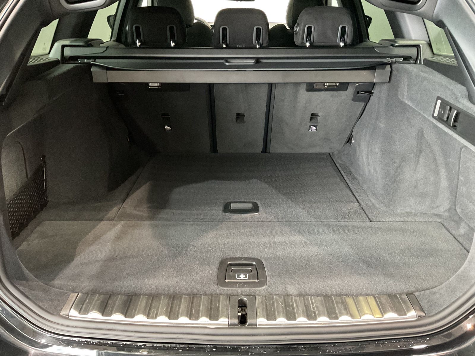 Fahrzeugeinzelansicht 14 Fahrzeugabbildung BMW M340d xDrive Touring HK HiFi DAB LED Pano.Dach