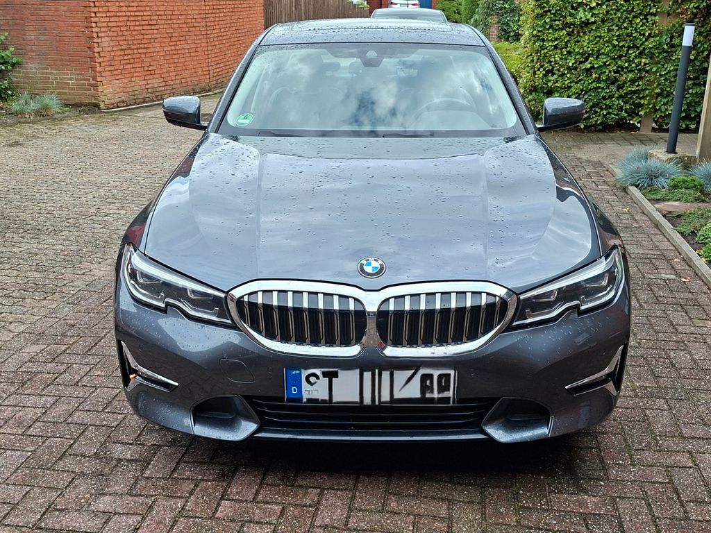 Image of BMW 320