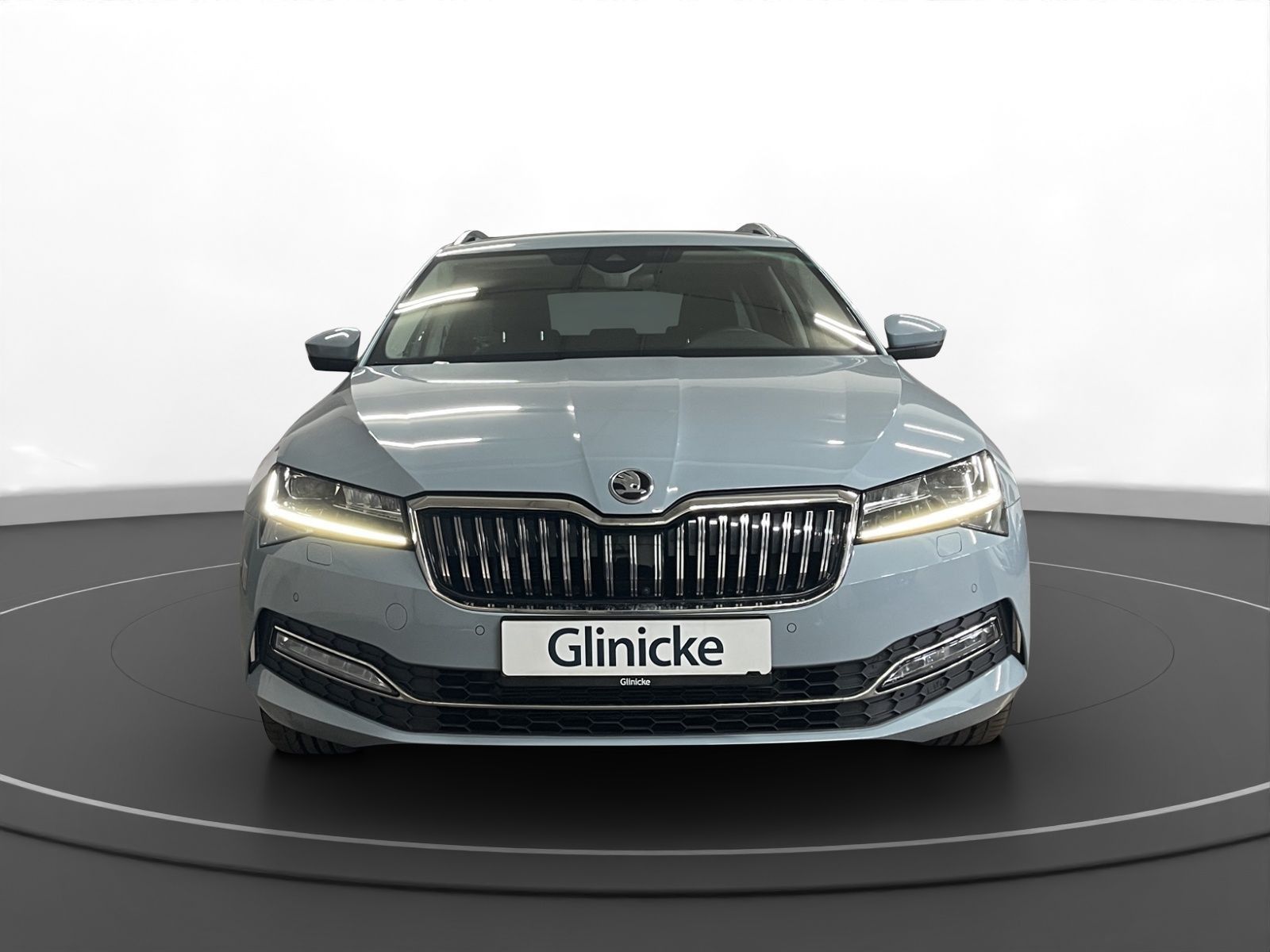 Skoda Superb Combi 2.0 TDI Style AHK LED LM 19" Navi 3 imagem 2