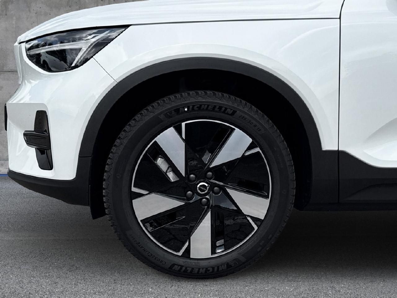 Fahrzeugabbildung Volvo C40 Plus Single Engine Extended Range RWD