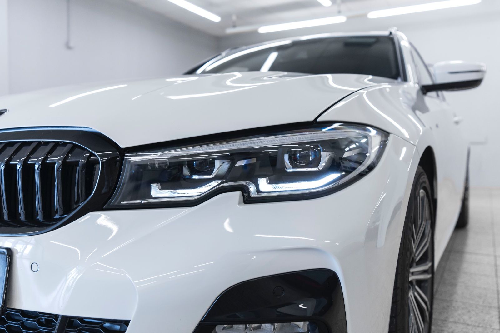 Fahrzeugabbildung BMW 320d Touring  M Sport PDC SZH